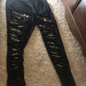 Ripped leggings